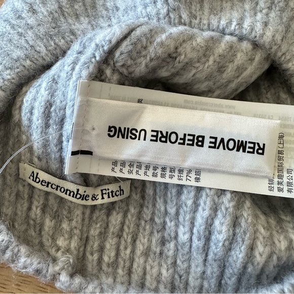 🆕 Women’s A&F Grey Ribbed Knit Beret - One Size Fits Most - Picture 3 of 5